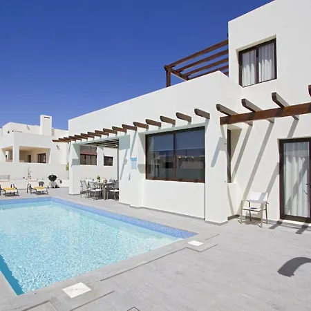 Casa Piscina Villa *
